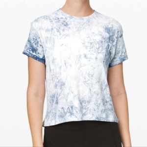 lululemon train to be cropped short sleeve tie dye shirt size L/XL